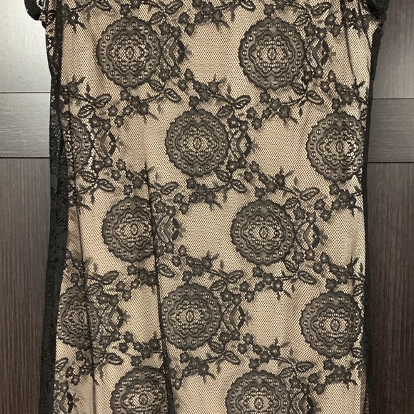 Black Lace Overlay Dress L Juniors - Picture 2 of 6